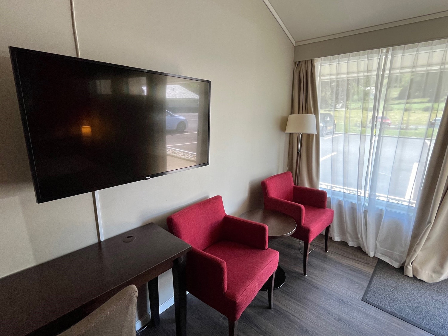 Side wing room 1